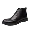 Outono e Inverno nova moda masculina sapatos de couro casuais estilo britânico mid-top sapatos masculinos retrô plus size sapatos de couro