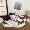 Mocasines populares de suela gruesa para mujer, nuevas zapatillas ins de tendencia de nicho original otoño 2026, zapatos blancos para estudiantes para mujer