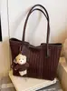 2025 Bolso Nuevo de Invierno Gran Capacidad Estilo Retro para Mujer Bolso de Mano Tejido Versátil para Clase Viajes Bolso de Hombro