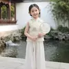 Estilo Novo Hanfu de Verão 2026 para Crianças, Conjunto Elegante de Duas Peças com Top e Calças Estilo Chinês Novo para Meninas, Conjunto de Estilo Antigo