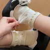Meias de Meia-Perna com Bordado de Urso em Renda para Mulheres, Algodão Penteado Color-Blocking, Estilo Versátil e Fashionável para o Dia a Dia, Meias Longas Tendência, Meias Largas
