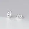 Pendientes de Flor de Cuatro Hojas Lisos Incrustados de Diamantes en Plata de Ley S925 Nalan, Modernos y Elegantes, Pendientes de Nicho de Lujo Ligero M08088