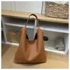 Nova bolsa feminina transfronteiriça da moda, bolsa tote com padrão trançado, bolsa de ombro texturizada vintage de grande capacidade para o dia a dia mãe e filha, moderna