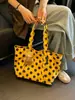 Bolsa de lona com poá para mulheres, novo estilo 2026, grande capacidade, leve, versátil para o dia a dia, bolsa de ombro, bolsa de mão casual