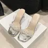 Sandálias Transparentes de Salto Grosso com Pérolas e Cristais, Estampa de Grou Branco, Sandálias de Tira Única de Salto Alto, Chinelos, Coleção Verão 2026 Feminina