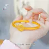Tienda de Oro Puzuo Mismo Estilo Oro Arena Diamante Hebilla Futai Ankang Ping An Pulsera Nueva China Abierta Pulsera Alto Sentido Mujer