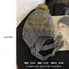 Gorro de lana para mujer de otoño e invierno con pompón, adelgazante, cálido, protector de orejas, gorro de punto, moderno sombrero Lei Feng