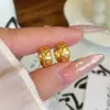 Brincos Estilo Buquê Estrela de Oito Pontas Escovada Dourada Brincos Medievais Luxo de Alto Padrão Italiano Acessível Brincos de Moda Brincos