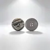 Botones de resina al por mayor para fabricantes botones versátiles de alta gama con diseño de traje botones redondos para abrigo gabardina botones de traje de cuatro agujeros