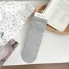 Meias Femininas de Verão com Laço, Estilo Fino Respirável, Estilo Japonês Fresco e Doce, Cor Cinza, Meias Simples de Cano Médio