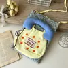Nueva bolsa de almacenamiento estudiantil versátil a cuadros con temática de muñecas, bolsa de tela linda estilo coreano con relleno de algodón, bolso cruzado para mujer para llevar al hombro para teléfonos
