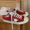 Em estoque~ Tênis casuais de couro legítimo para mulheres, novos sapatos esportivos versáteis com cadarço e estampa de leopardo 2026, sapatos femininos desgastados com estampa de estrelas