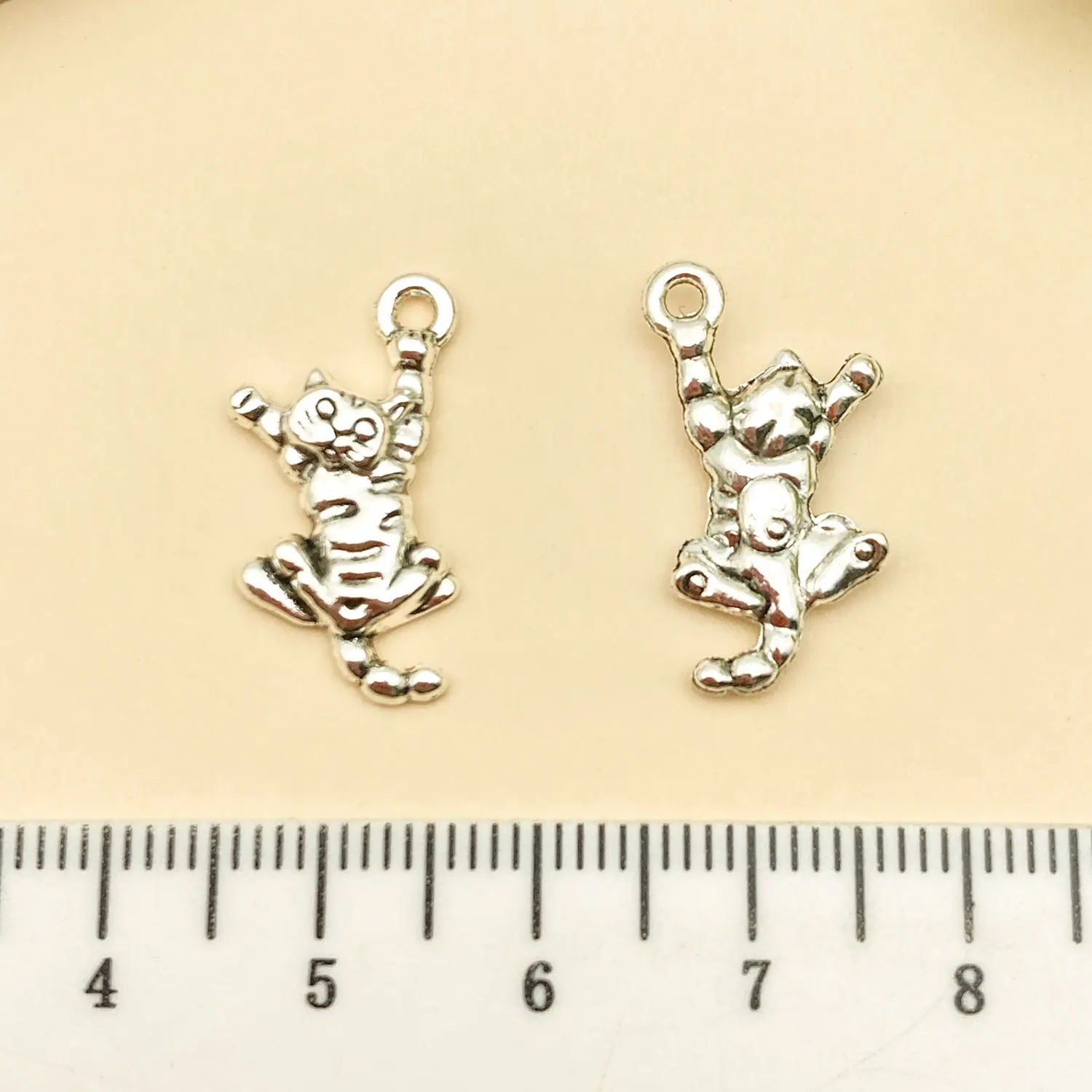 11294-M-古银锌合金猫11x21mm-1.2g