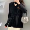 Suéter de Punto con Cintura Ajustable Otoño e Invierno Nuevo Largo Medio Suave Ceroso Estilo Perezoso Cuello Alto Cauchy Suéter Calado para Mujer