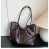 Bolso de Hombro Tipo Tote de Exportación Retro Otoño e Invierno para Mujer 2026 Nuevo de Gran Capacidad para Viajes Cotidianos Bolso de Mano a la Moda