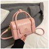 Bolso pequeño cuadrado portátil retro de moda para mujer, primavera 2025, nuevo bolso de hombro informal, elegante bolso cruzado