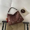 Bolso Tote Commuter con Remaches Transfronterizos para Mujer Otoño 2025 Nuevo Gran Capacidad de Alta Gama Lujo Ligero Un Solo Hombro Bandolera