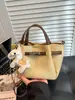 Bolso Cubo de Moda Retro de Alta Calidad Transfronterizo con un Estilo Elegante, Nuevo Modelo 2026, Bolso de Hombro Versátil de Gama Alta de Nicho