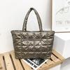 Bolsa de Plumas 2024 Nuevo Abrigo de Algodón de Invierno Bordado Acolchado de Moda Bolso de Hombro Bolso Tote para Estudiantes Producto Nuevo de Moda