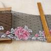 Borde Bordado de Peonías de Fábrica Malla de Puntos Malla Encaje Bordado Tela Nueva Moda Accesorios para Sujetador Ropa Interior