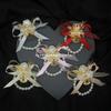 Flor de muñeca para dama de honor flor para hermana de la novia grupo flor bosque boda coreana pulsera de boda padres novio padrino broche