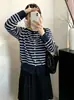 Camisa rayada adelgazante para mujer de talla grande, top de cuello redondo para mujer, estilo otoño 2026, suéter de punto holgado versátil para mujeres de talla grande