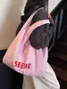 Bolso de Hombro Nuevo de Nicho con Estampado de Letras y Diseño de Gran Capacidad, Bolso Tote de Lona Versátil Dopamina para Mujer, Bolso de Compras