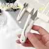 Tijeras Pequeñas Domésticas en Forma de U con Cabezales Redondos, con Resorte, con Funda, Acero Inoxidable, para Costura y Manualidades, Cortahilos Especializados para Punto de Cruz