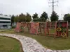 Parque Zona Residencial Jardín de Infancia Tobogán Grande de Madera al Aire Libre Estructura para Trepar Madera de Palisandro Amarillo Viga de Equilibrio de Madera Puente Colgante Túnel