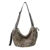 Bolsa de Lona Popular con Estampado de Leopardo de Este Año para Mujer Otoño e Invierno 2025 Nueva Moda Versátil Casual Ligera para Hombro Cruzada