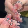 Anillo de dedo índice abierto con diseño de nicho de lujo ligero y estrella de celebridades en línea para novias con viento frío.