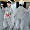 Roupas do Ultraman para Meninos Estilosas e Bonitas Conjunto Estilo Rua para Primavera e Outono Moda de Celebridade da Internet Conjunto de Duas Peças Moletom Xadrez para Bebês Meninos