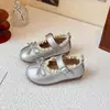 Zapatos Nuevos de Princesa para Niñas de Primavera y Otoño, Zapatos Pequeños de Cuero Modernos y Versátiles, Suela Suave, Antideslizantes, Zapatos de una Sola Pieza, Zapatos de Boca Cuadrada, Zapatos de Baile de Rendimiento