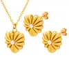 Joyería de moda francesa retro elegante clásica de acero de titanio, traje creativo con colgante de perla de imitación en forma de corazón, collar y pendientes.