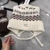 Versión Coreana 2025 Gorro de Lana con Orejas de Gato y Estampado Jacquard Fair Isle para Protección Auditiva para Mujer Otoño e Invierno Engrosado Cálido Aspecto Adelgazante Gorro de Punto