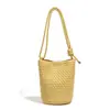 Bolso Tejido Nuevo Color Sólido Piel Suave Hecho a Mano Bolso Cubo Versátil Simple de Gama Alta Bolso de Hombro Cruzado Tote