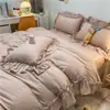 Novo Estilo Cor Sólida Algodão Puro Saia de Cama Conjunto de Quatro Peças, Estilo Coreano Estilo Princesa Borda de Renda Escovado Conjunto de Três Peças, Disponível para Dropshipping