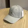 2026 Gorra de Béisbol Ligera de Secado Rápido con Bordado de Letra Pequeña Simple para Protección Solar de Verano para Viajes al Aire Libre para Hombres y Mujeres