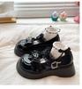 Zapatos de Cuero Pequeños Versátiles Estilo Retro Británico para Mujer Invierno 2026 Nuevos Zapatos Mary Jane de Correa Única con Suela Gruesa Estilo Francés