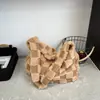 Bolso de Mujer de Gran Capacidad a Cuadros Contrastantes Moderno Elegante 2025 Holgado Casual de Axila Diagonal al Hombro Felpa Bolso Tote Grande