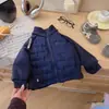 Chaqueta cálida de cuello alto para niños, unisex, para otoño e invierno, adecuada como capa interior para uniformes escolares, top de retazos de forro polar liso estilo coreano