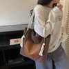 Bolso de Mano Casual de Gran Capacidad para Mujer 2026 Nuevo Elegante de Pana para Estudiante Bolso Tote Versátil de un Solo Hombro