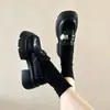 Sapatos de couro estilo britânico de sola grossa preta femininos 2025 primavera e outono novos mocassins retrô Mary Jane slip-on sapatos de camada única