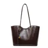 Bolso de hombro retro de color liso de moda 2026, gran capacidad, bolso tote simple y elegante para el trabajo, y un bolso versátil para llevar debajo del brazo
