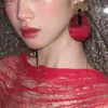 Pendientes de Estilo Retro de la Maestra Kangkang con Degradado Rojo Difuminado en Forma de U Pendientes Niche Elegantes para Novia Pendientes para Tomar Fotos