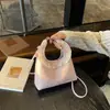 2026 Nuevo Bolso Cruzado con Volantes de Diseño de Nicho para Mujer, Sensación de Alta Gama, Bolso Rosa de Hombro Único, Bolso Versátil y de Moda para el Trabajo