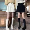 Shorts de veludo cotelê preto feminino 2026 outono e inverno novos soltos perna reta emagrecedor linha A cintura alta perna larga casuais