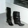 Botas femininas de couro de cano alto com bico fino, detalhes franzidos, salto grosso, versáteis, adequadas para mulheres baixinhas, elegantes botas de equitação