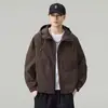 Nueva chaqueta cortavientos con capucha para otoño e invierno para hombre, con un diseño retro, corte holgado, deconstruido, bolsillos de parche y un estilo rudo de ropa de trabajo.