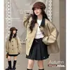 Gabardina para Niña 2026 Otoño Nuevo Estilo Cuello Solapa Solapa Única Caqui Longitud Media Chaqueta para Uso Casual